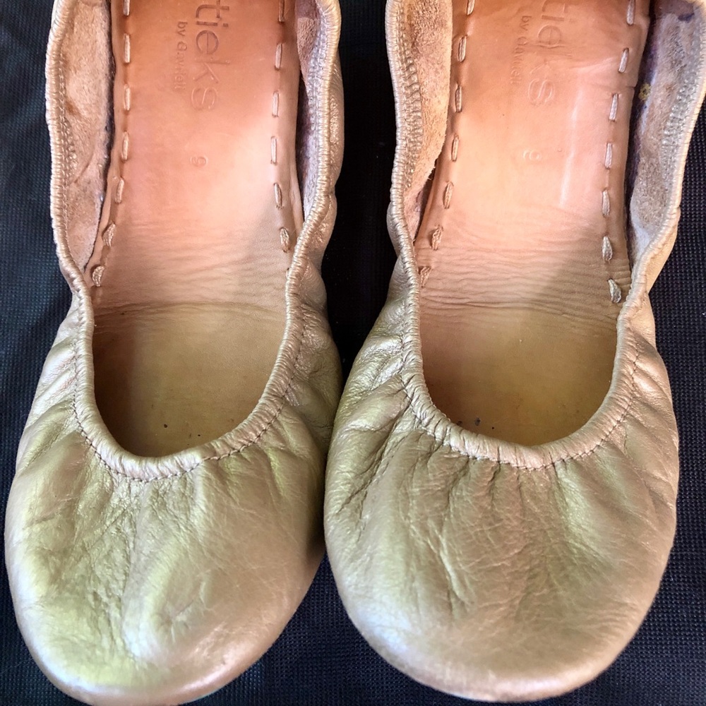 EUC Metallic Gold S9 Tieks
